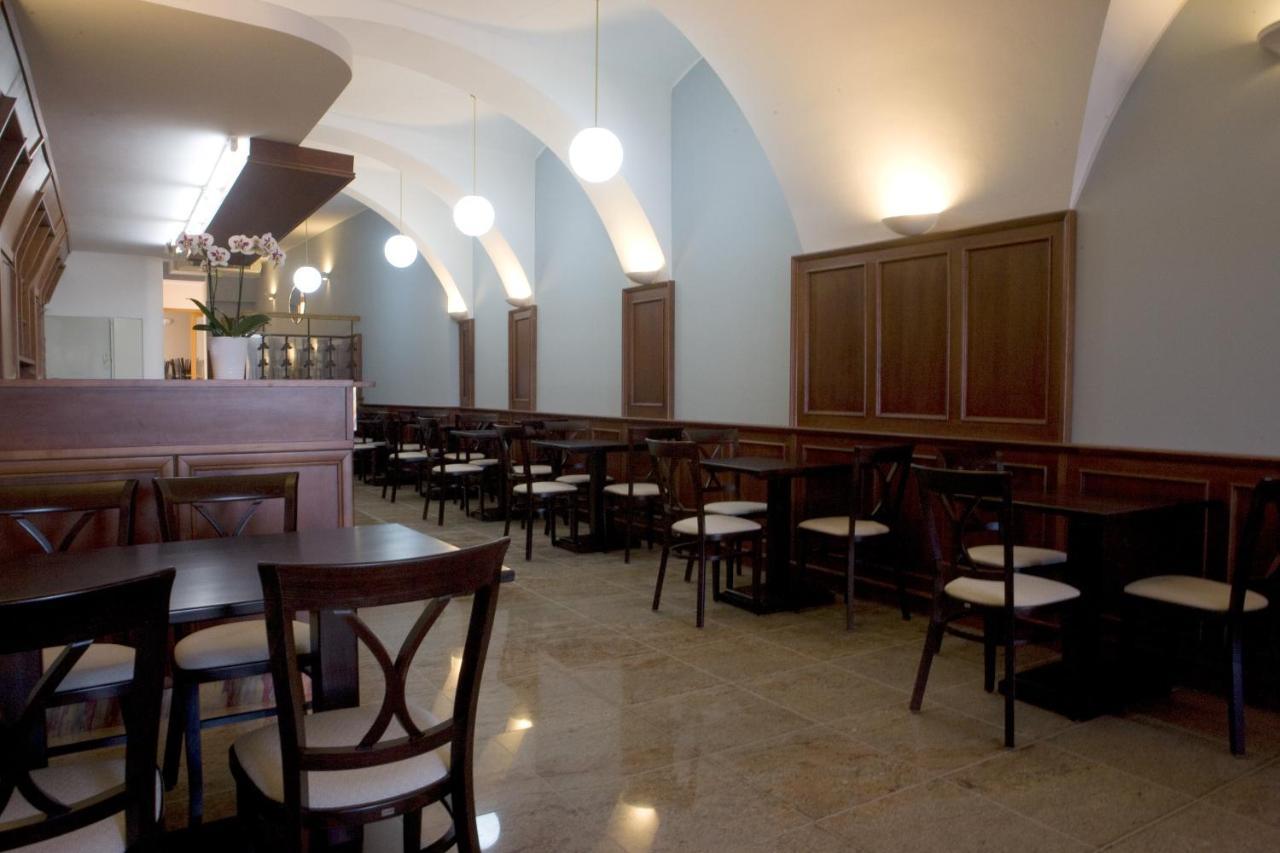 Hostel U Zlateho Kohouta Kroměříž Dış mekan fotoğraf